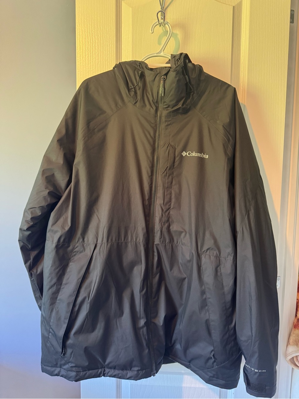Columbia Men’s Black Hooded Winter Jacket